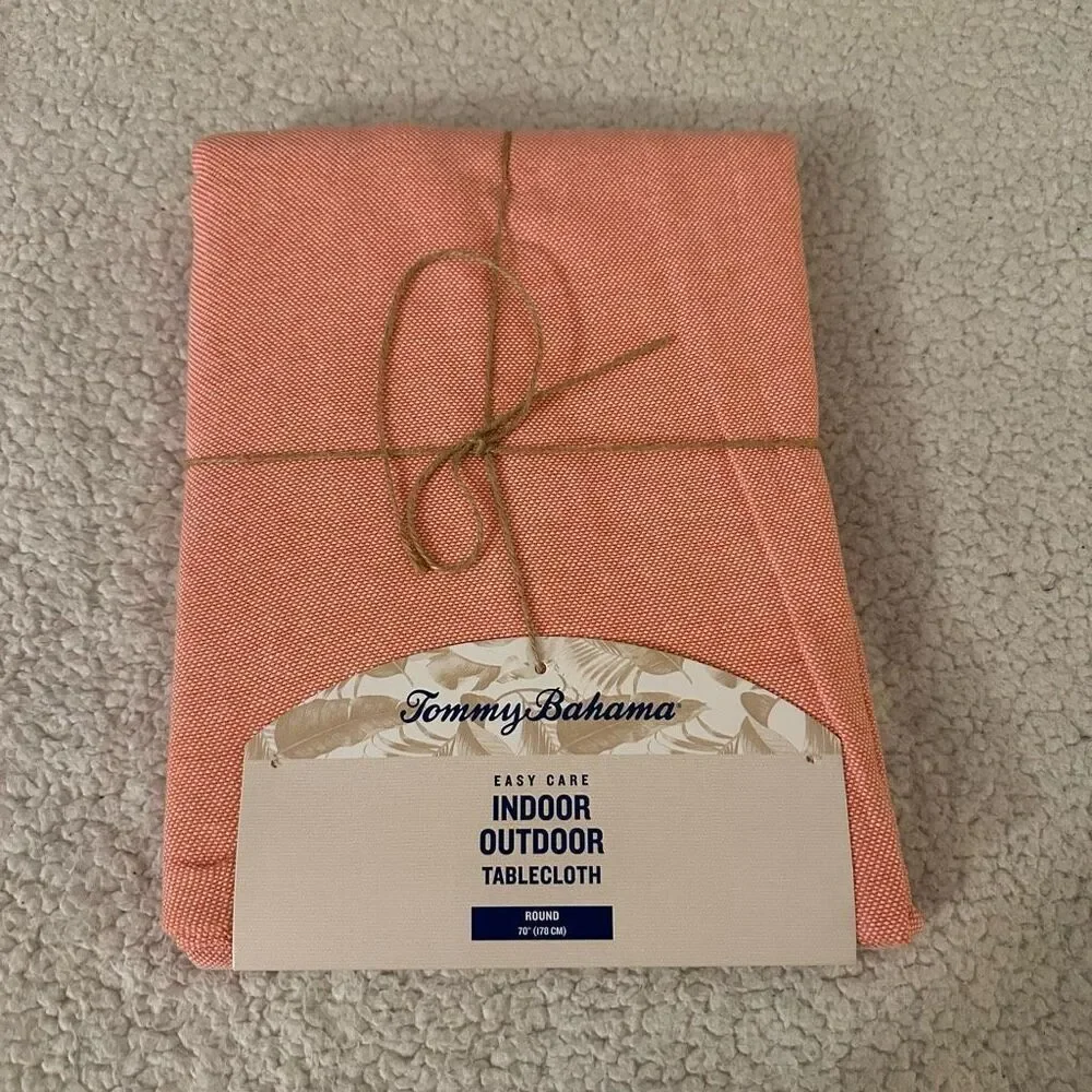 Tommy Bahama Indoor Outdoor Tablecloth Red White 70” Round NWT